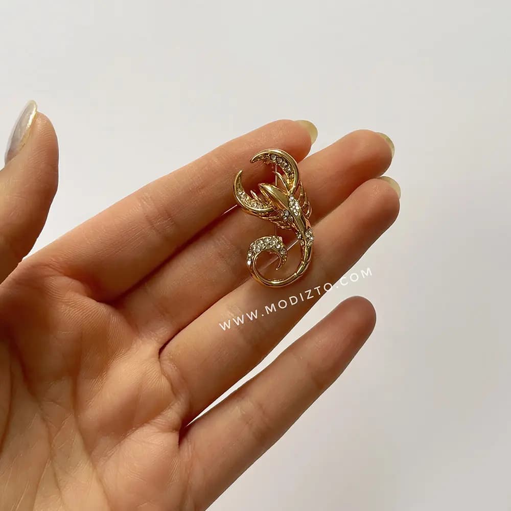 سنجاق سینه جواهری مدل عقرب گلد — تصویر ۵