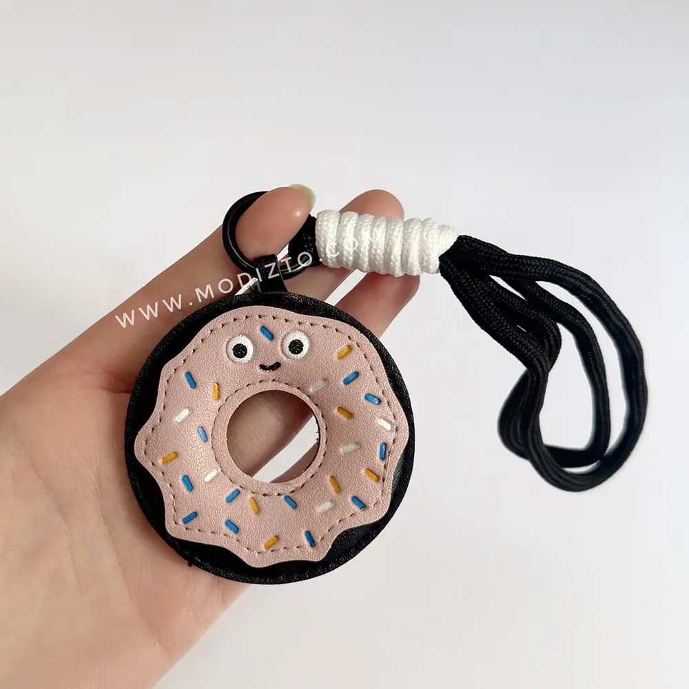 آویز و جاسوئیچی فانتزی (چارم بگ) چرم طرح دونات — تصویر ۳