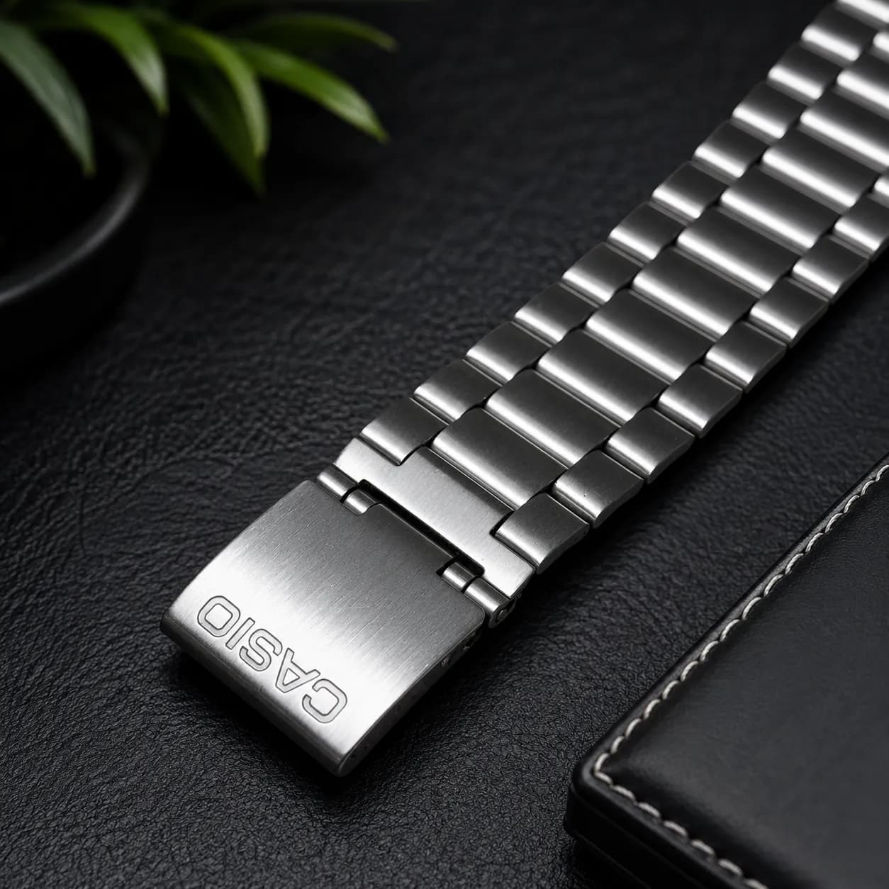 ساعت مچی کاسیو CASIO مدل آنالوگ دیجیتال صفحه فیروزه‌ای بند استیل — تصویر ۳
