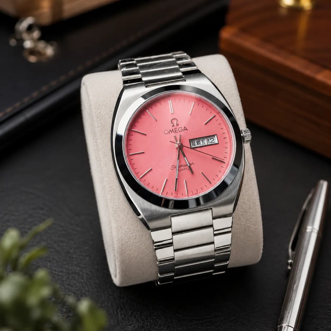 ساعت مچی مردانه امگا شرکتی Omega Seamaster صفحه صورتی موتور سویس اصلی — تصویر ۶