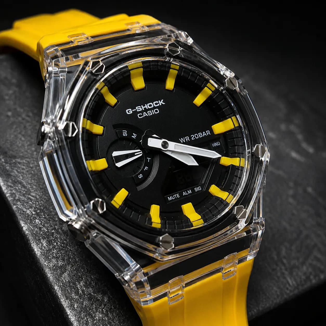 ساعت مچی اسپرت مردانه 2100 G-SHOCK شرکتی شفاف زرد | بند سیلیکونی | آنالوگ دیجیتال — تصویر ۳