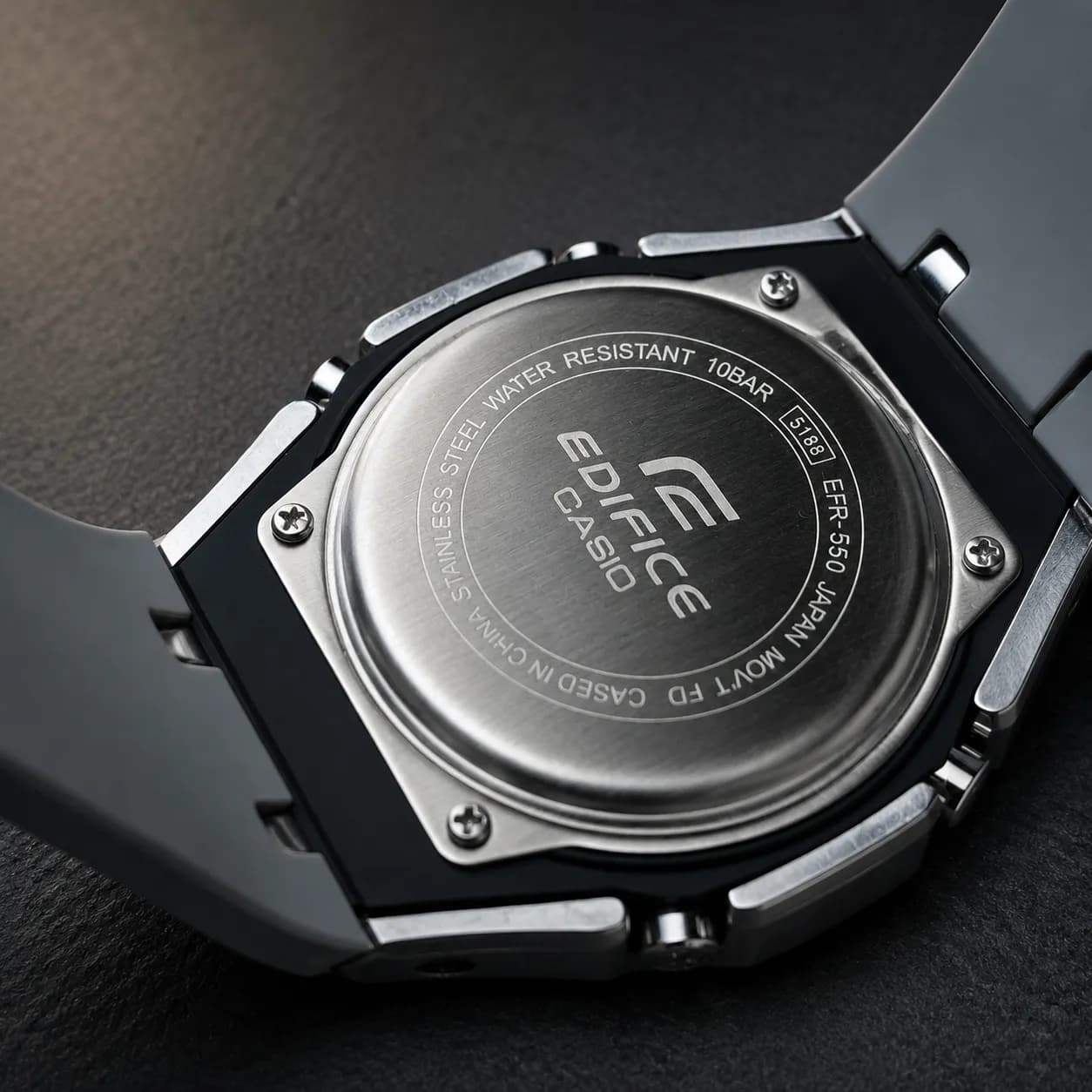 ساعت مچی مردانه شرکتی G-SHOCK کاسیو مدل GA-2100 نقره‌ای — تصویر ۴