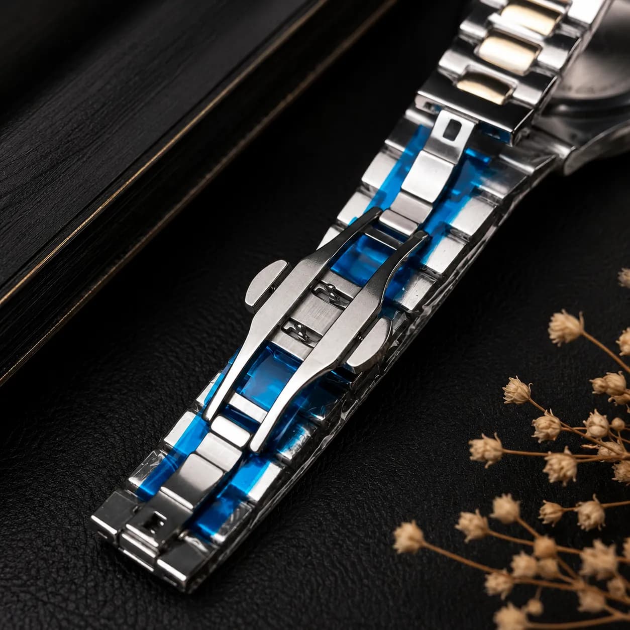 ساعت مچی مردانه Patek Philippe طرح Nautilus نقره ای — تصویر ۲