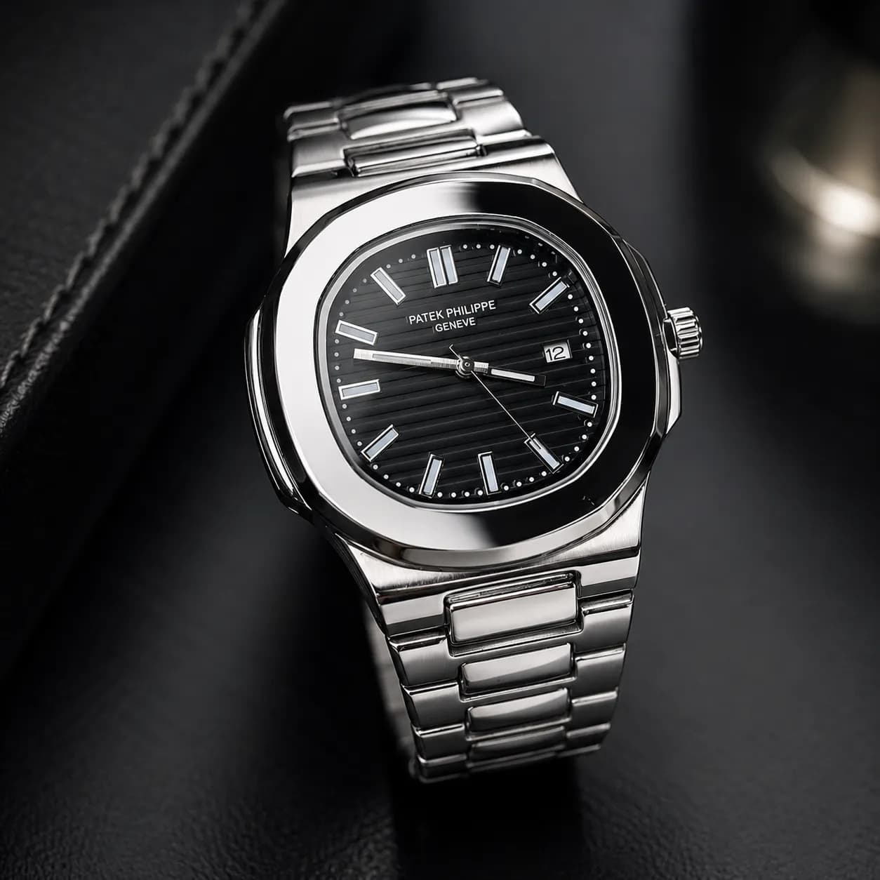 ساعت مچی مردانه Patek Philippe طرح Nautilus نقره ای