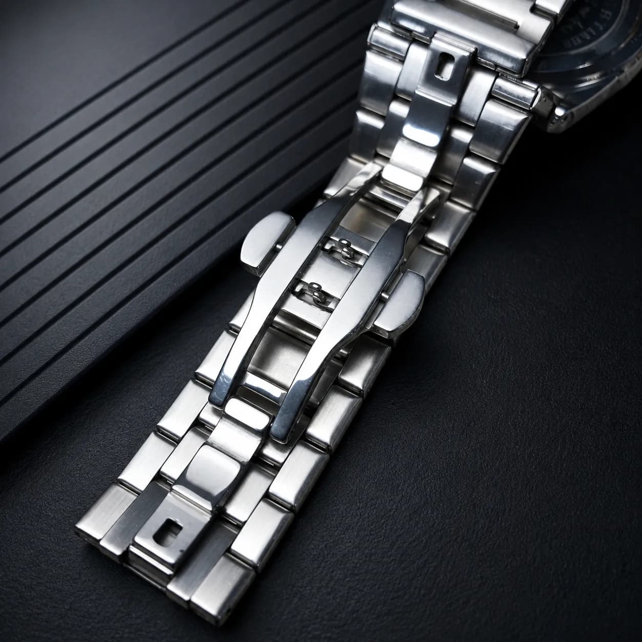 ساعت مچی مردانه Tissot PRX صفحه سبز — تصویر ۵