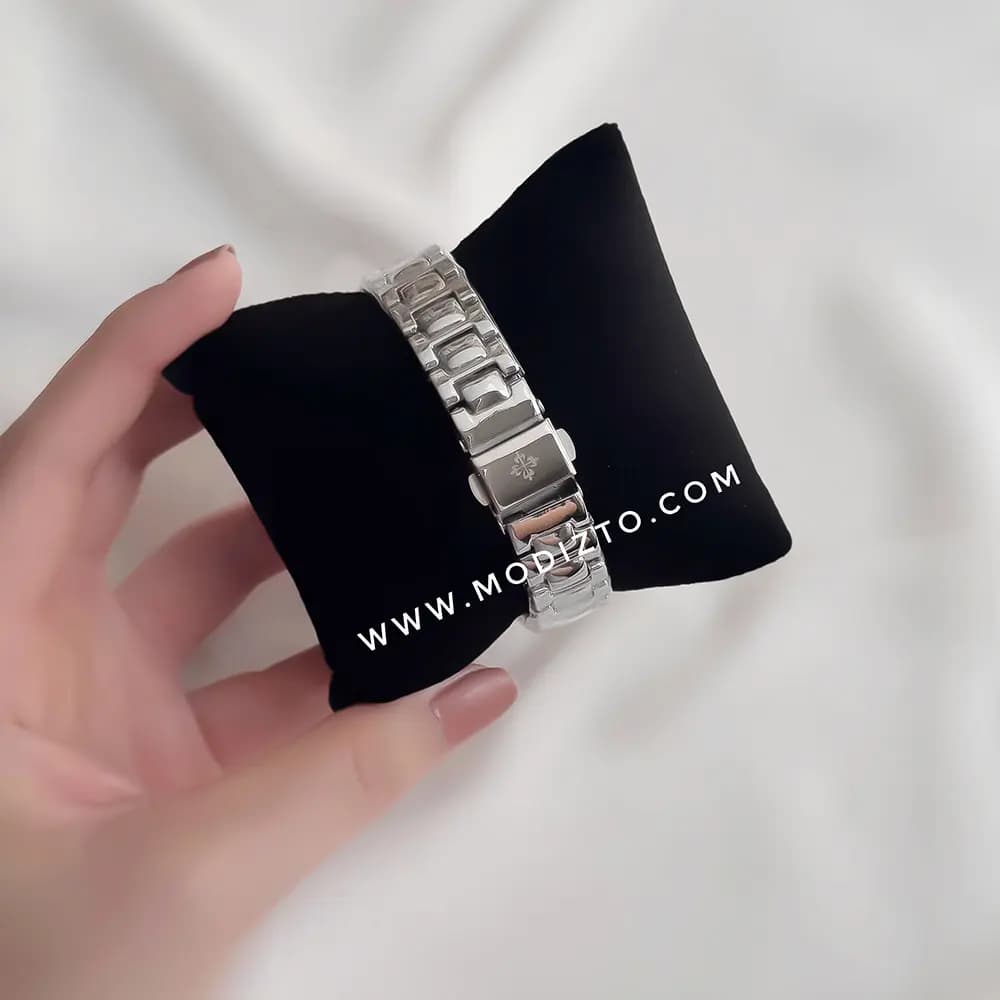 ساعت مچی زنانه طرح پتک فیلیپ ناتیلوس Patek Philippe صفحه سفید تقویم دار — تصویر ۵