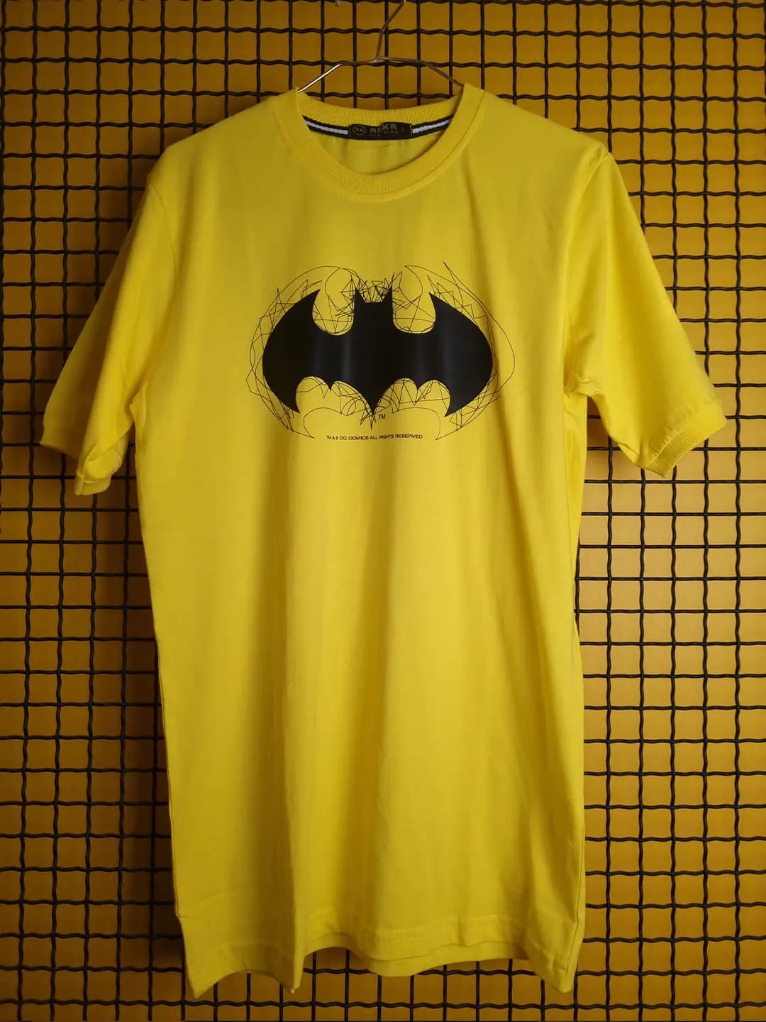 تیشرت بتمن زرد Batman طرح یک — تصویر ۲