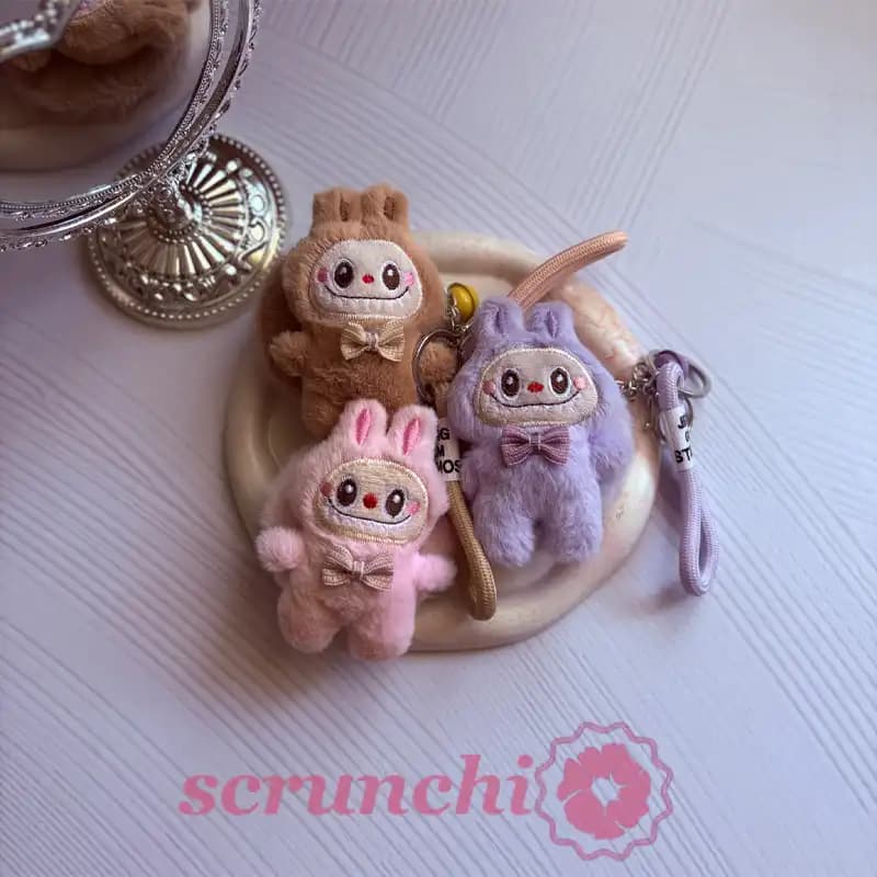 آینه آویزدار پشمی لبوبو