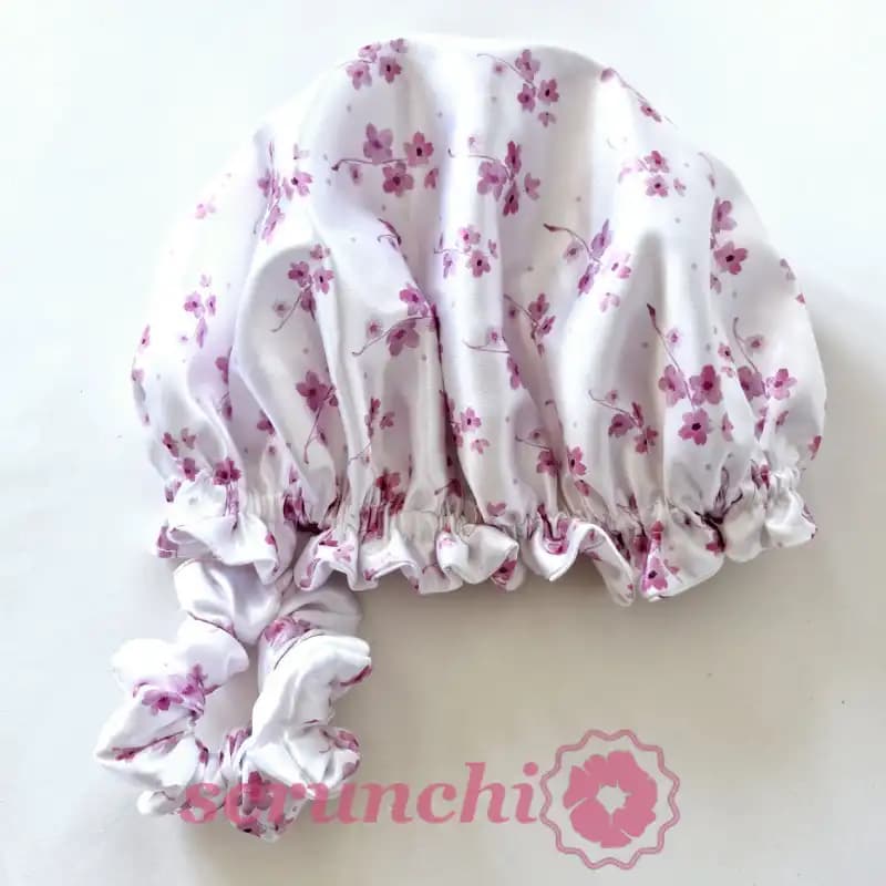کلاه خواب ساتن ابریشم دورو طرح بهاری سفید