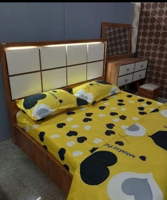 تخت خواب دونفره مدل نگین 200×160