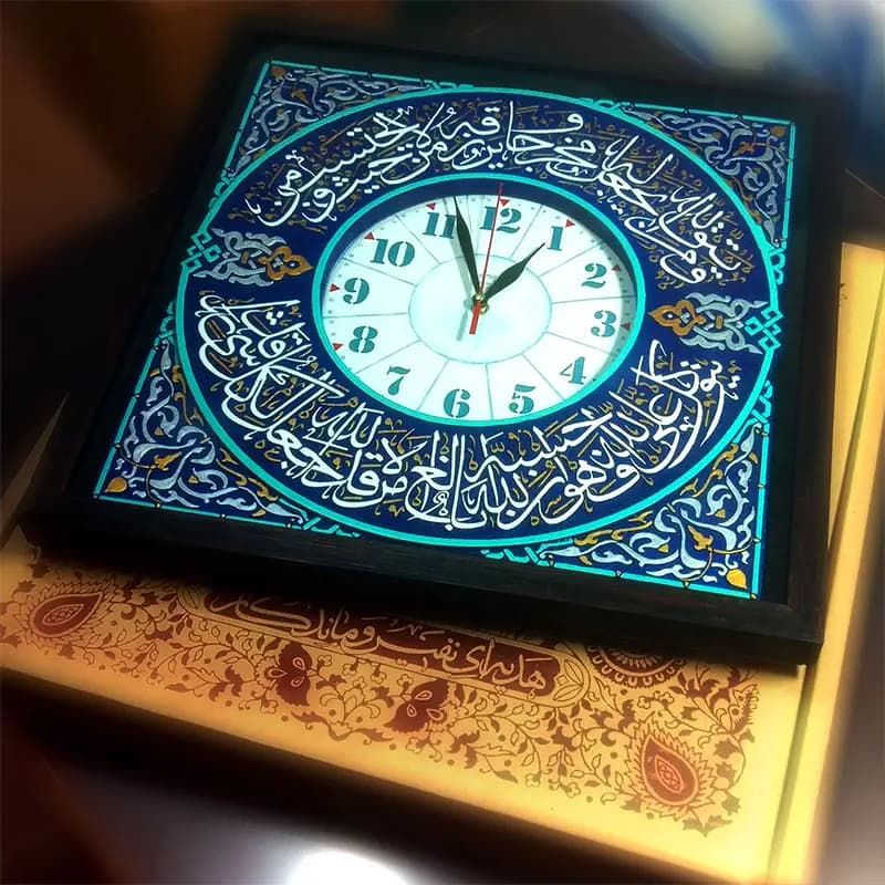 لوح نقش برجسته ساعت طرح آیه راه نجات — تصویر ۵