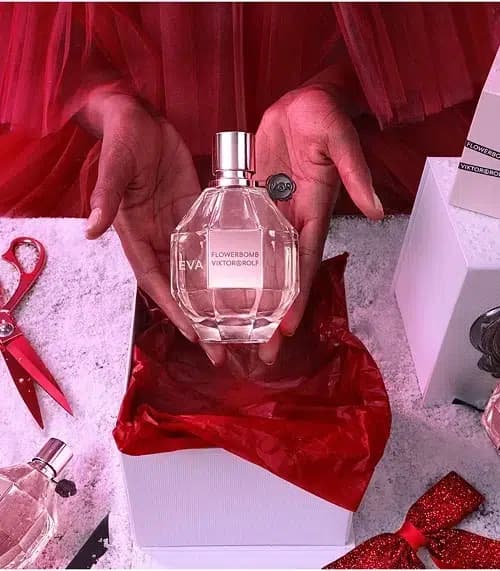 عطر ویکتور اند رولف فلاور بمب | Viktor & Rolf Flower Bomb — تصویر ۵