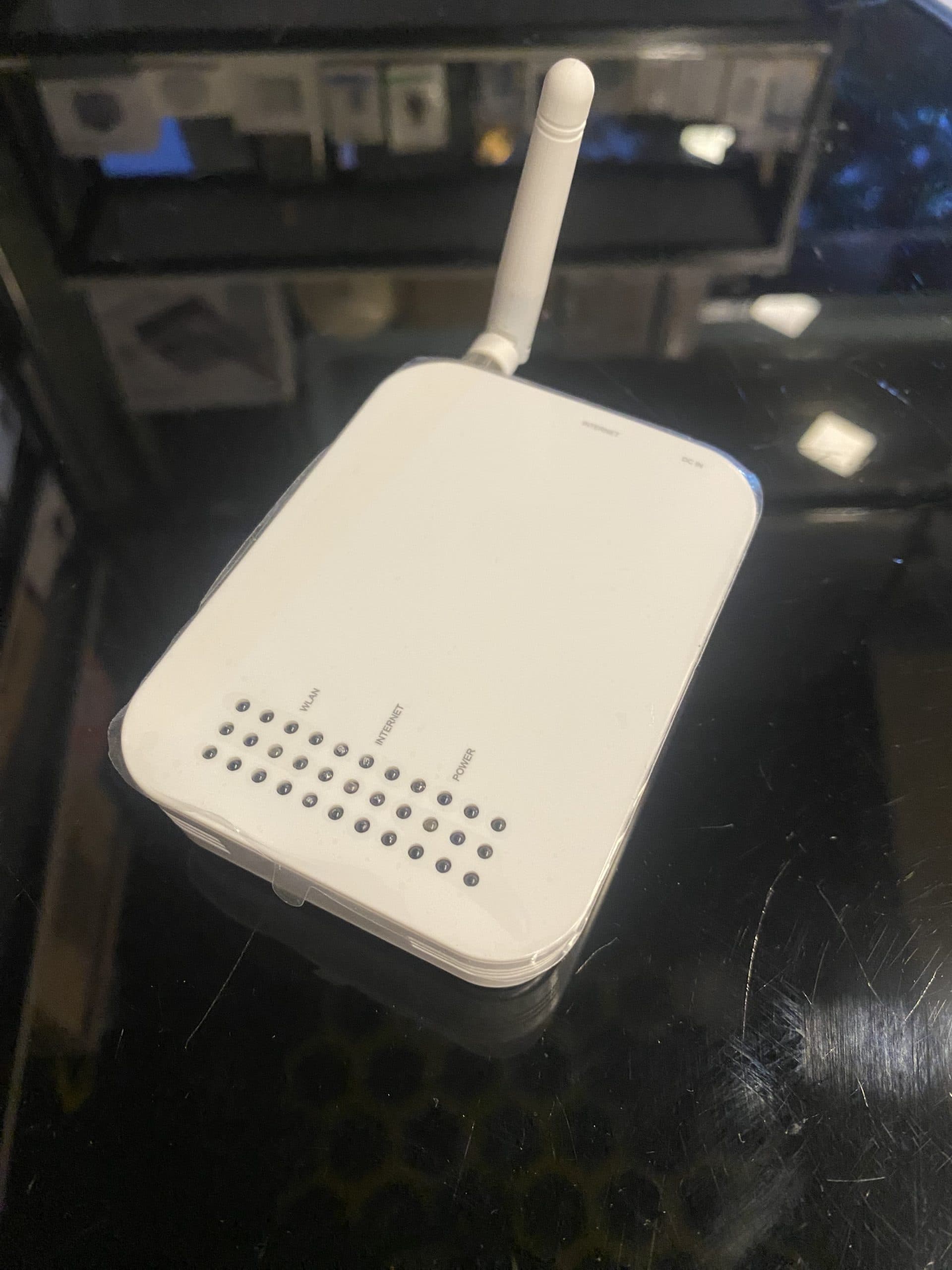روتر و اکسس پوینت بی‌سیم MR3201A از شرکت Accton Technology