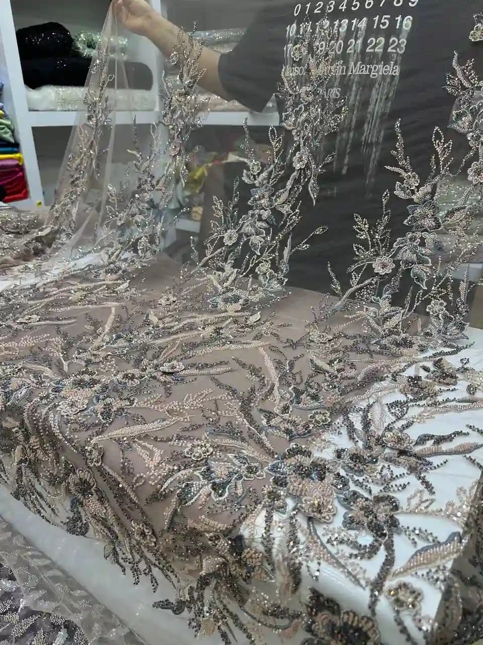 پارچه مجلسی مدل گل برجسته کریستالی کُره ای