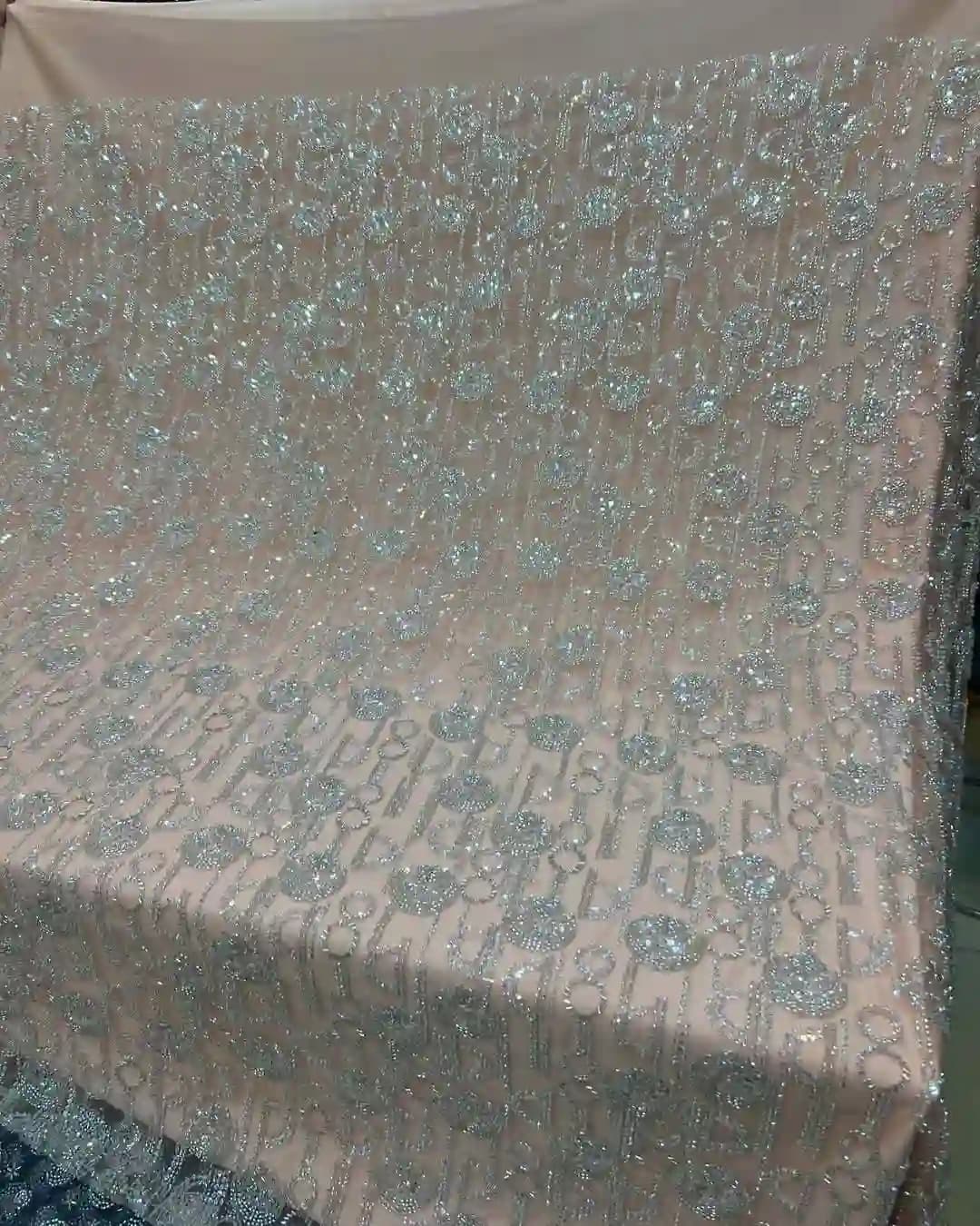 پارچه مجلسی مدل یکدست منجوق باران — تصویر ۳