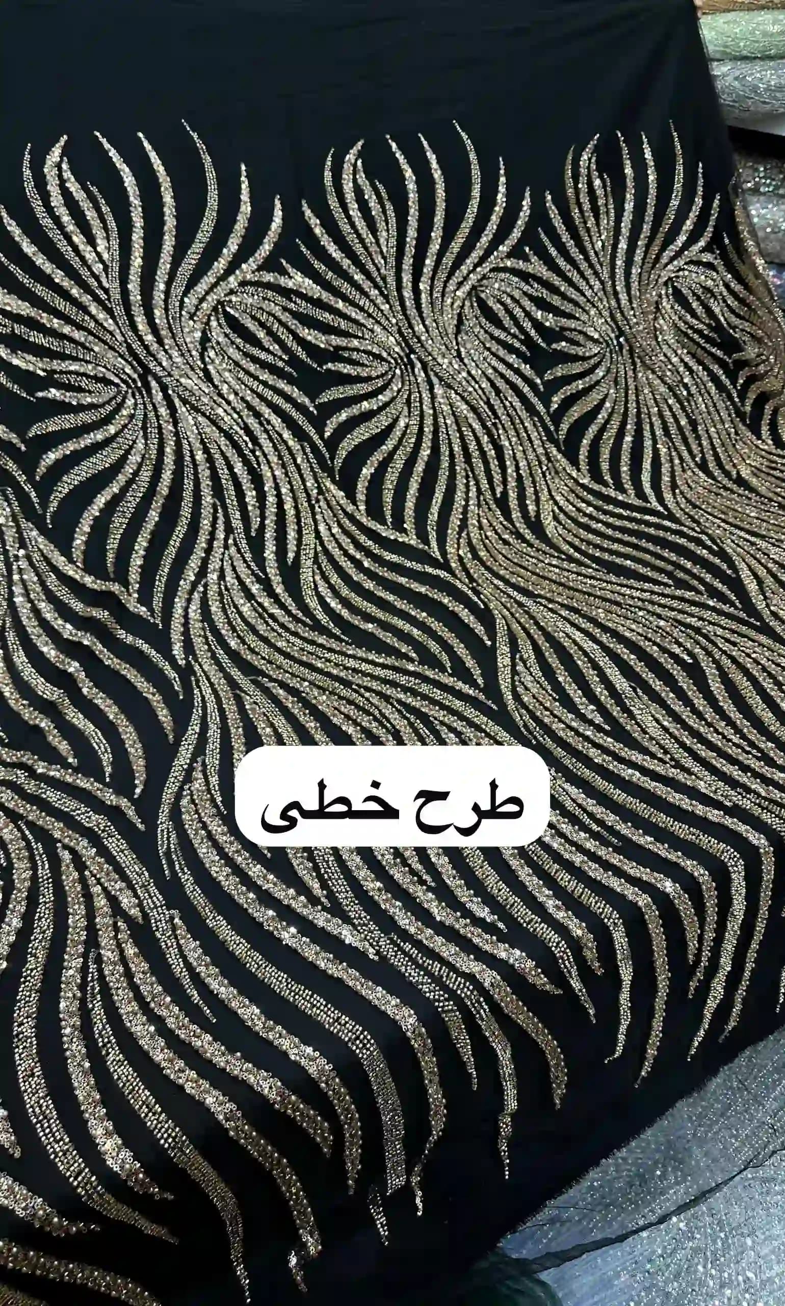 پارچه مجلسی مشکی کارشده رزگلد — تصویر ۳