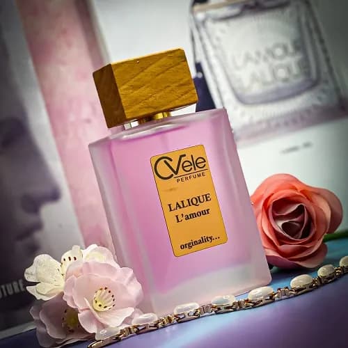 عطر لالیک لامور-اسپیشیال گرید — تصویر ۲
