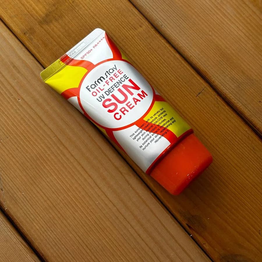 کرم ضد آفتاب فاقد چربی فارم استی SPF50 حجم 70 میل — تصویر ۶