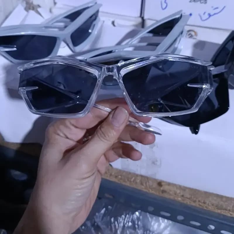 عینک آفتابی جیوانچی GIVENCHY مدل G4030 بلوکات UV400 زنانه مردانه فریم کائوچویی — تصویر ۴