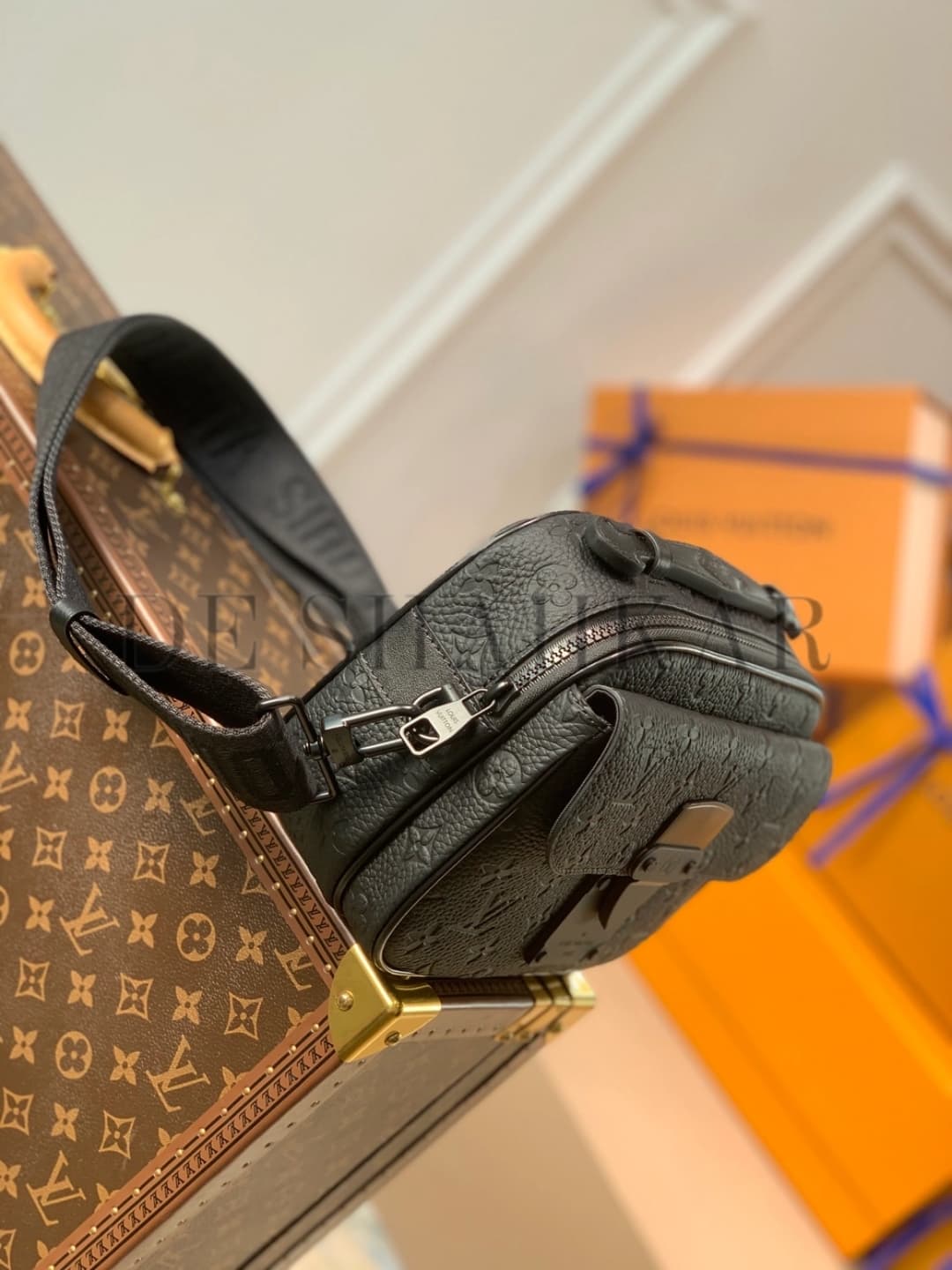 کیف لویی ویتون LOUIS VUITTON مدل پیامرسان — تصویر ۴