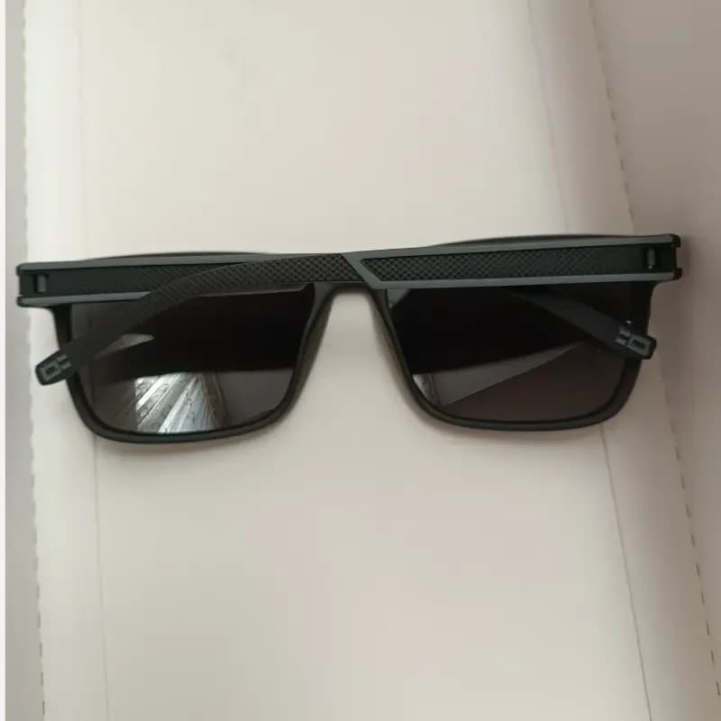 عینک آفتابی اوگا OGA آیتم 97090 پلاریزه UV400 قاب TR90 مستطیلی مشکی قهوه ای — تصویر ۲