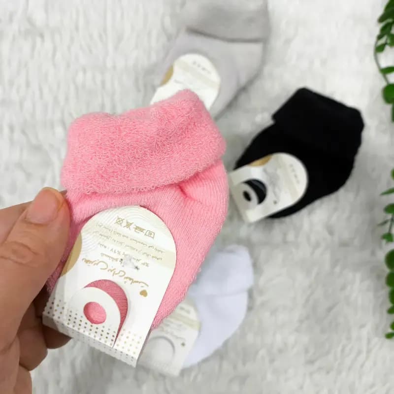 جوراب حوله ای نوزادی صددرصد پنبه نرم و لطیف سایز صفر تا دو سال — تصویر ۳