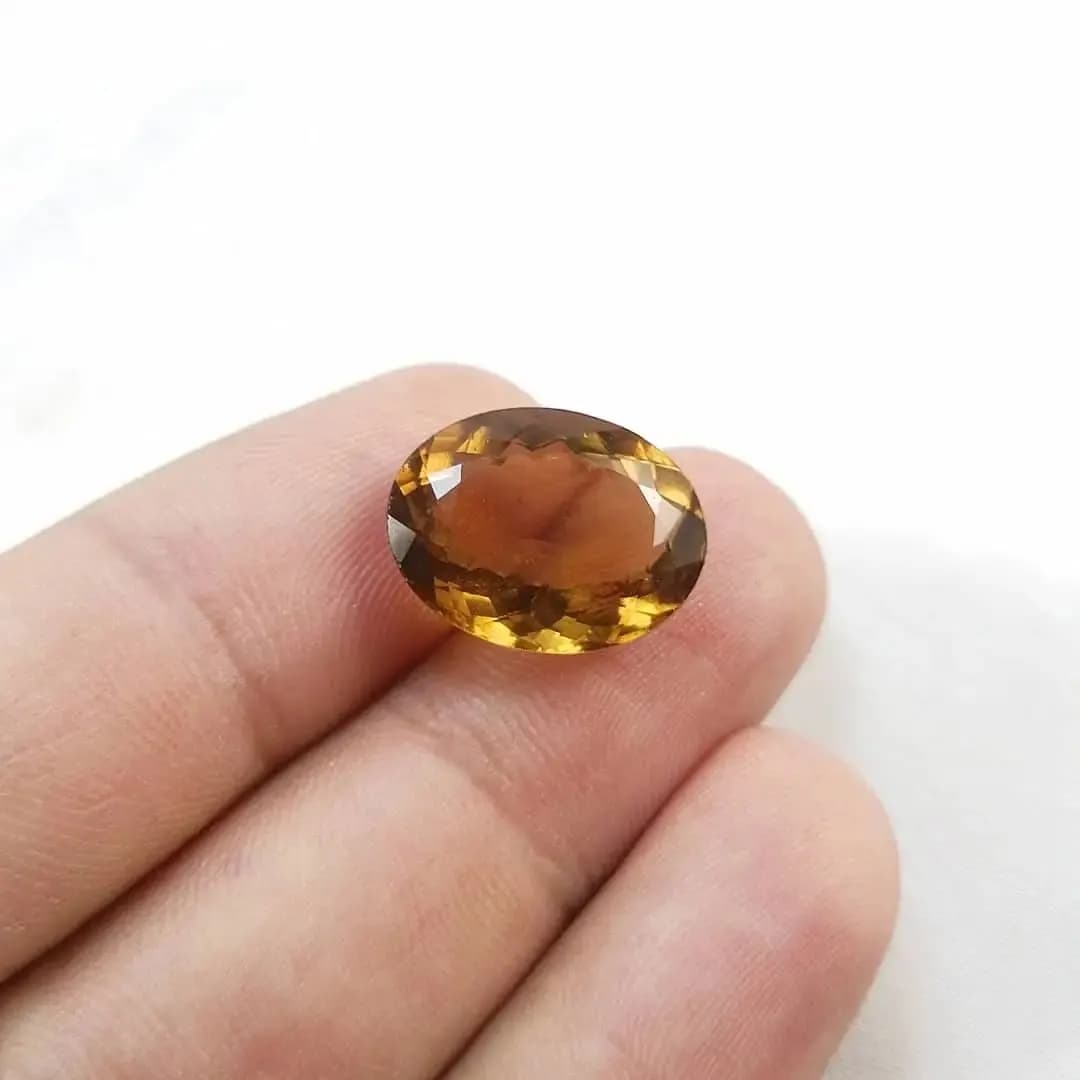 نگین کوارتز عسلی بیضی 2.65 قیراط — تصویر ۳