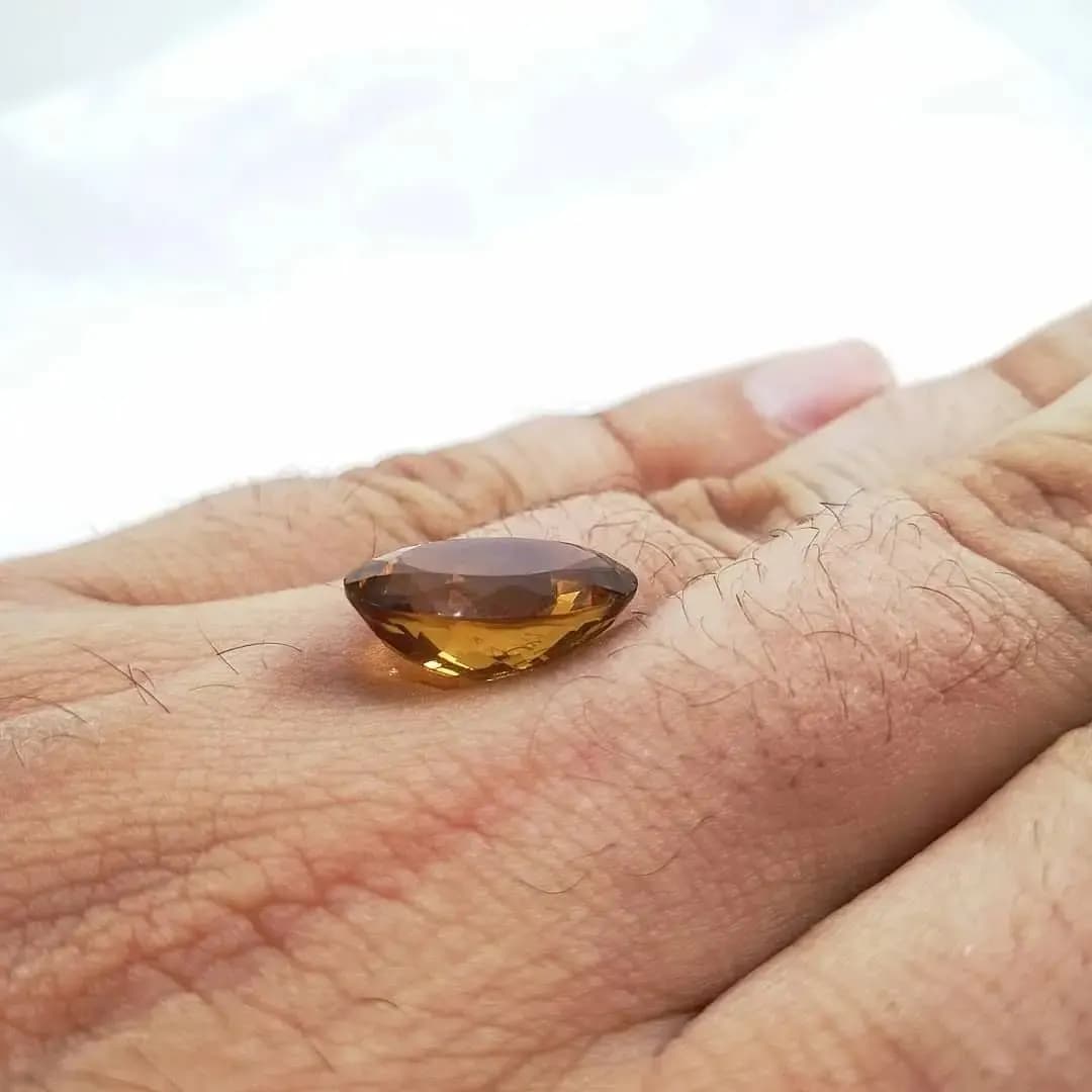 نگین کوارتز عسلی بیضی 2.65 قیراط — تصویر ۶