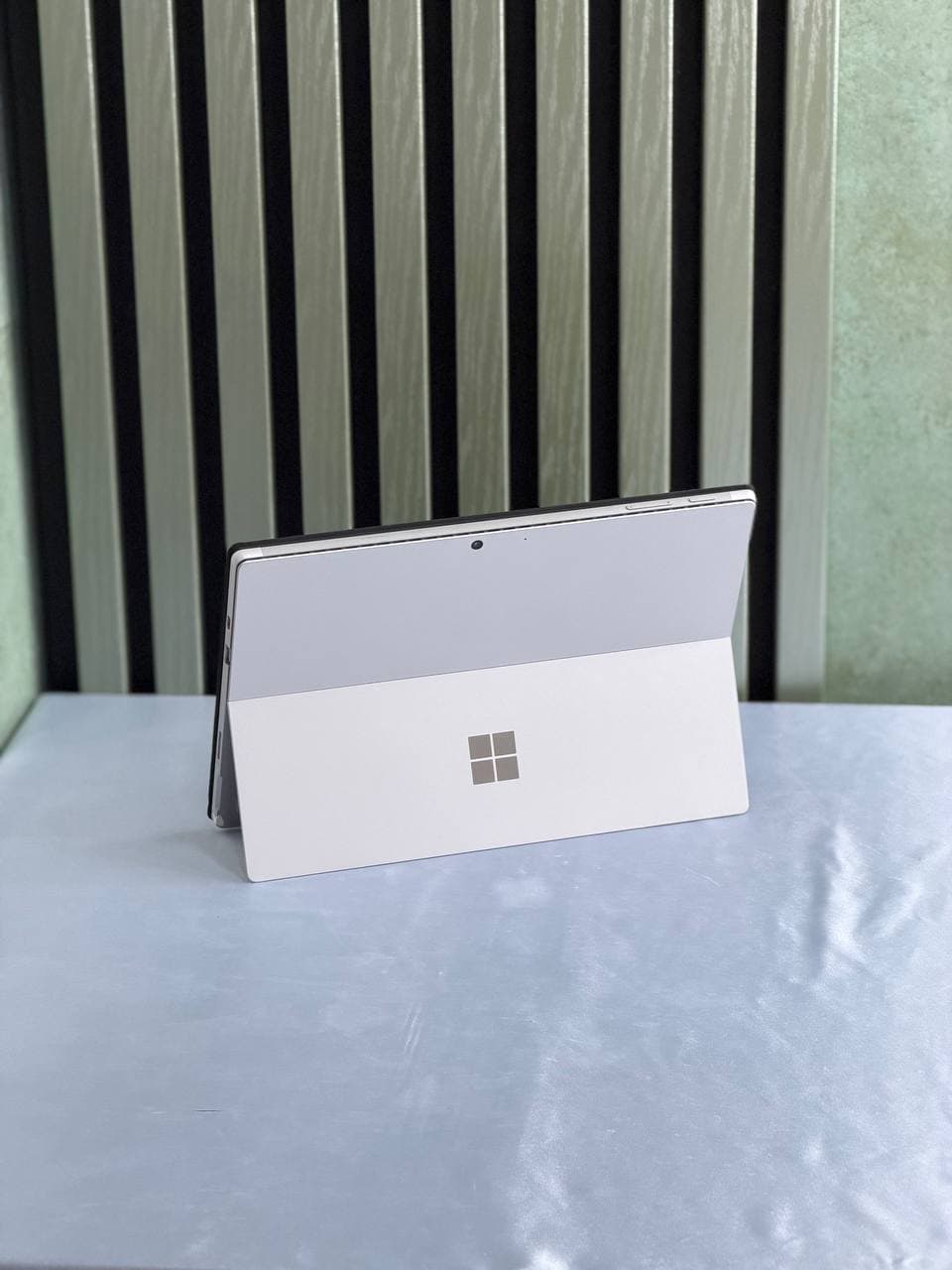 تبلت مایکروسافت کیبورد دار surface pro 6 ظرفیت ۱ ترابایت با ۱۶ گیگابایت رم
