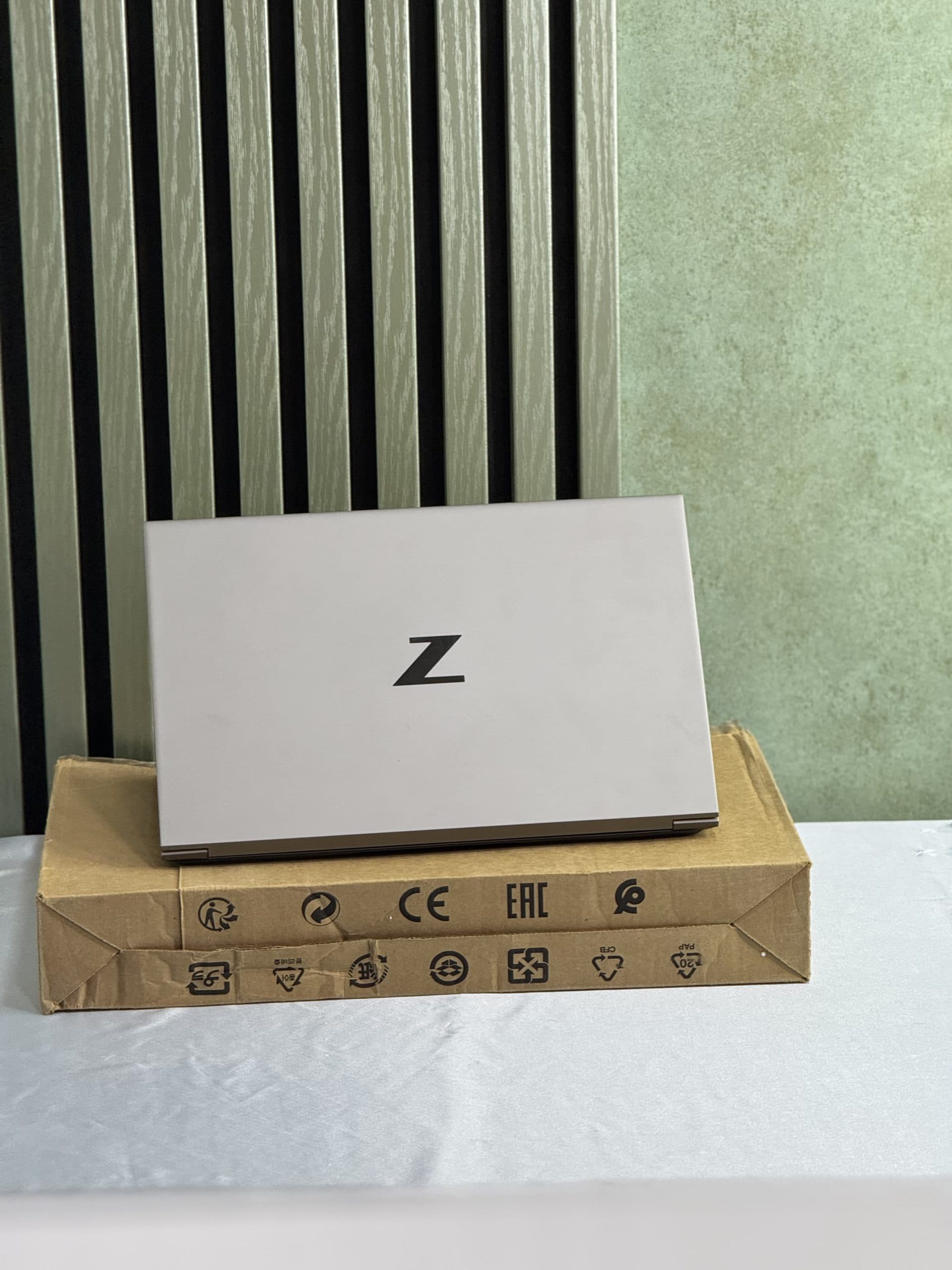 لپ تاپ اچ پیZBook Studio G7 مدل i7-10750H با ۳۲ گیگابایت رم و ۵۱۲ گیگابایت SSD اوپن باکس — تصویر ۳