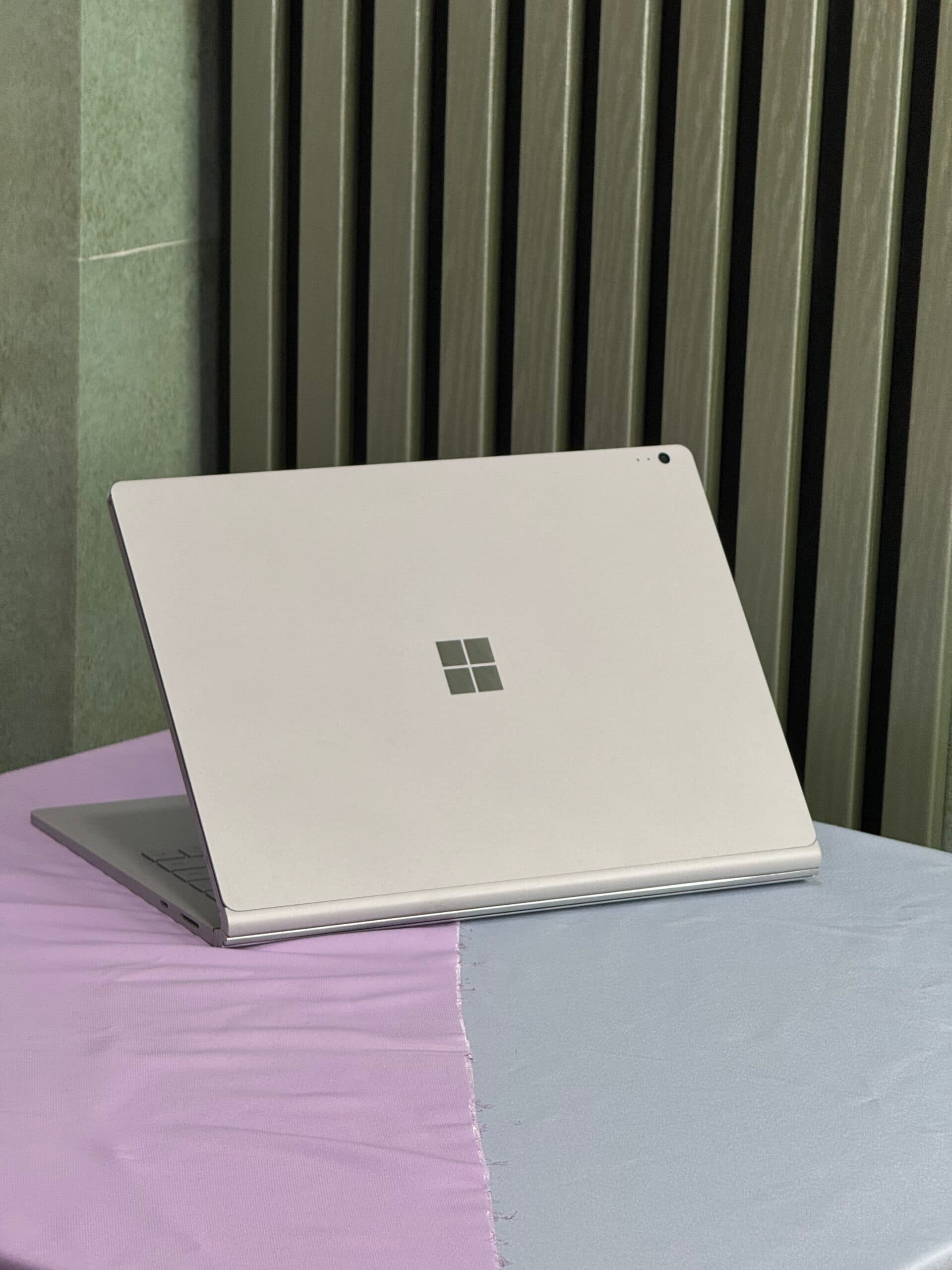 لپ تاپ مایکروسافت Surface Book 3 ظرفیت ۵۱۲ گیگابایت با پردازنده Core i7 و رم ۳۲ گیگابایت