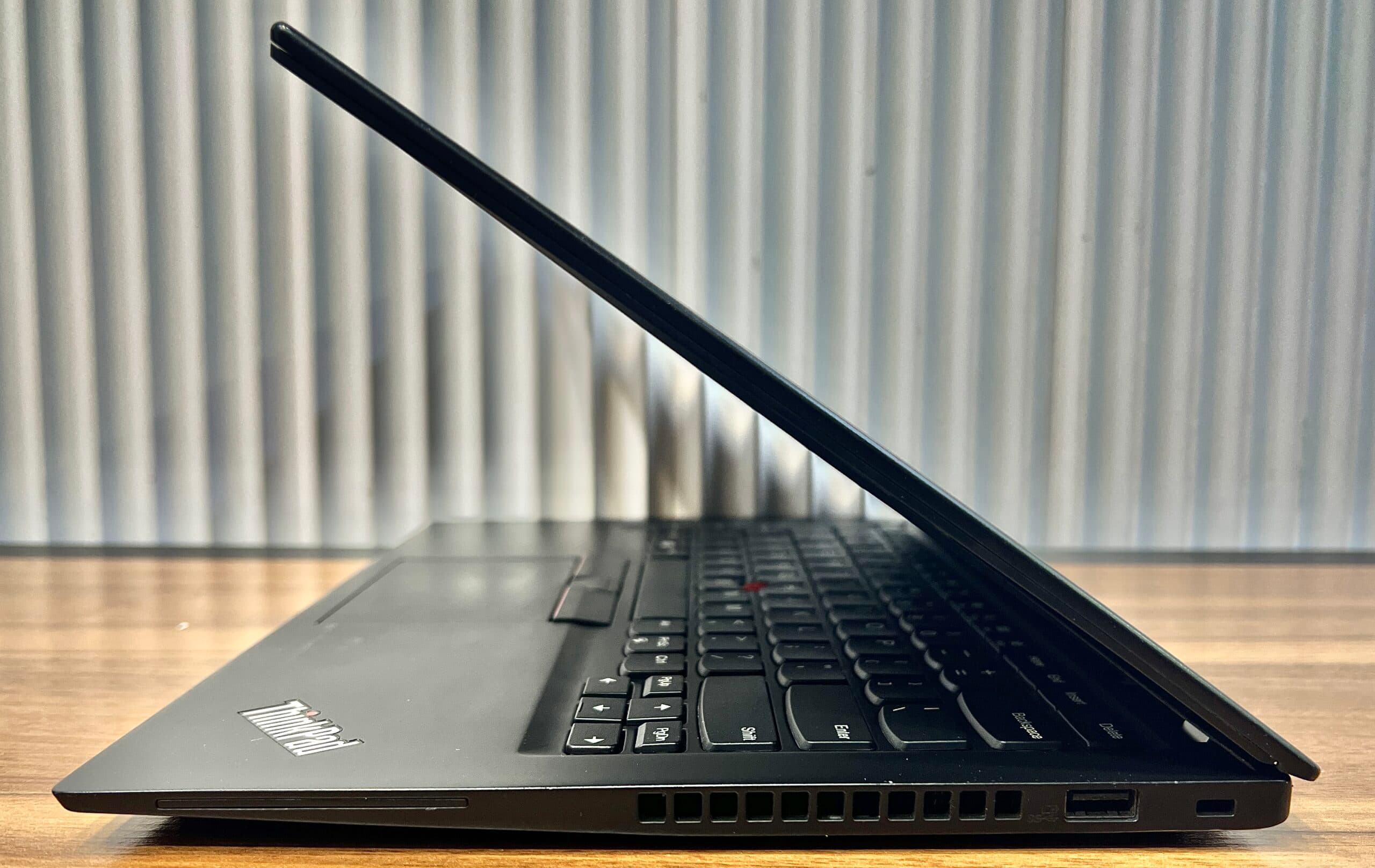 لپ تاپ استوک Core i7، Lenovo ThinkPad T490s، نسل 8، 14 اینچ — تصویر ۶