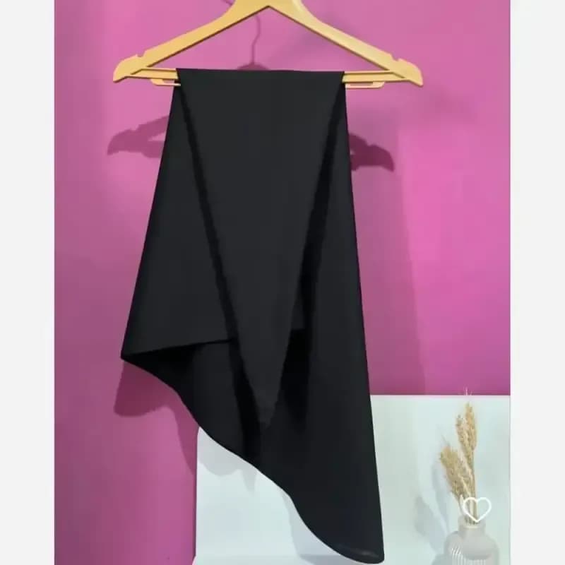 مقنعه دانشجویی مشکی نخی گرم دار قواره 90 و 100 سانت دوخت بروجرد