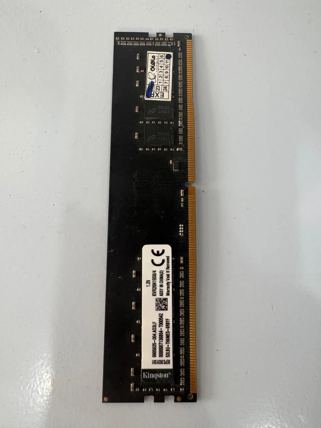 رم کامپیوتر کینگستون مدل KVR26N19S8/4 ظرفیت ۴ گیگابایت DDR4 2666MHz CL19 | کارکرده