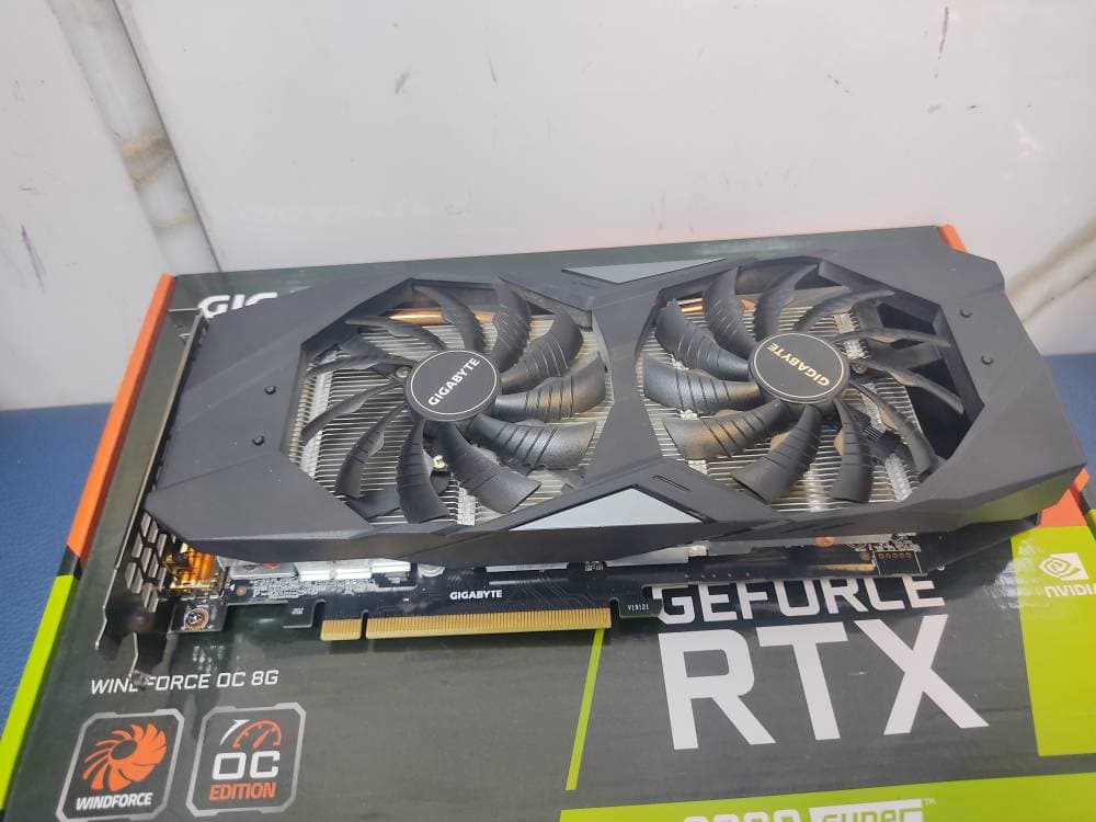 کارت گرافیک گیگابایت مدل RTX 2060 Super OC Windforce حافظه 8 گیگابایت استوک+ کارتن — تصویر ۳