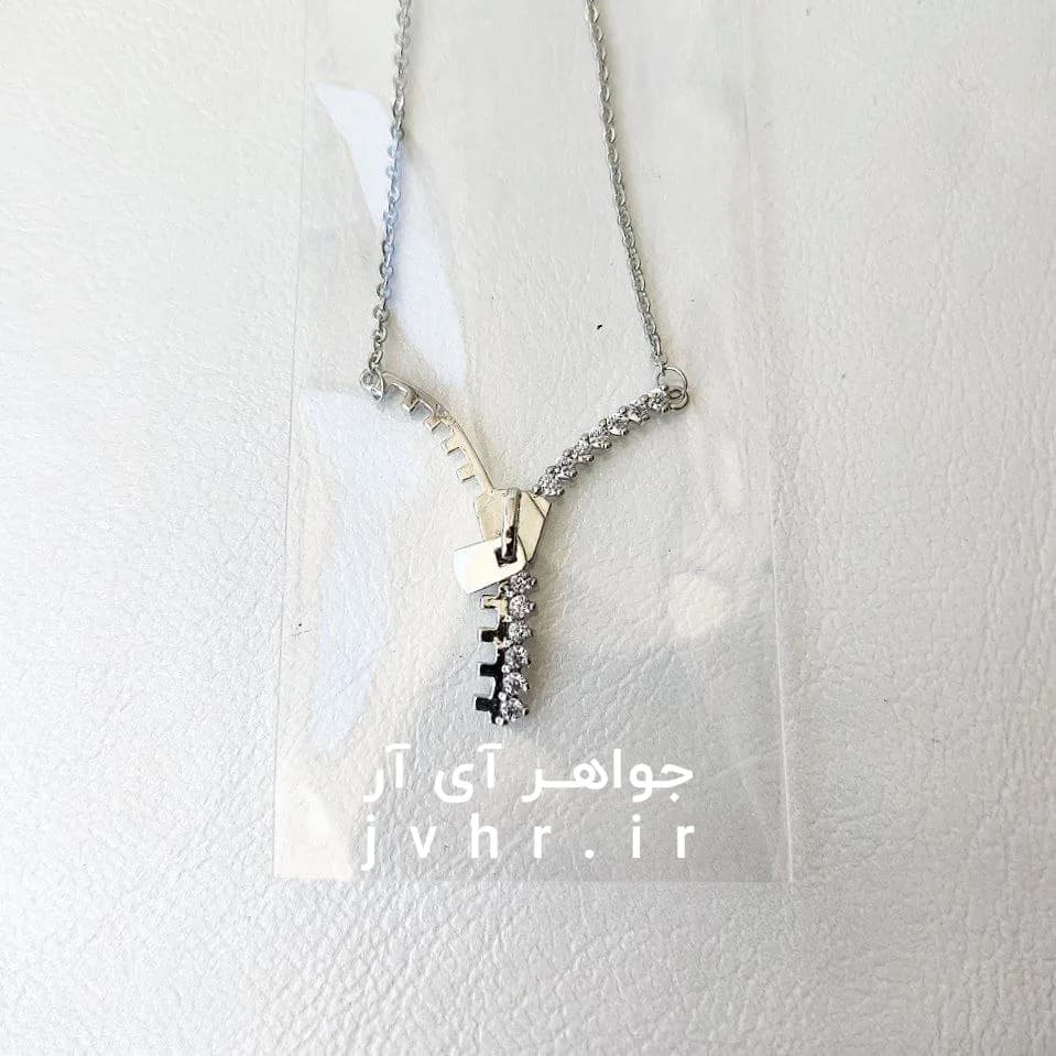 گردنبند دخترانه طرح زیپ استیل نقره ای برند CM — تصویر ۵