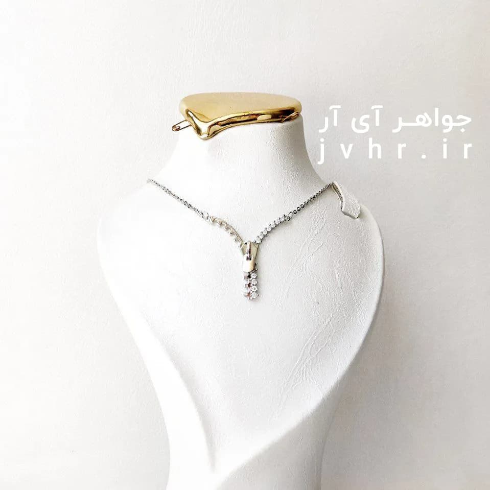 گردنبند دخترانه طرح زیپ استیل نقره ای برند CM — تصویر ۳