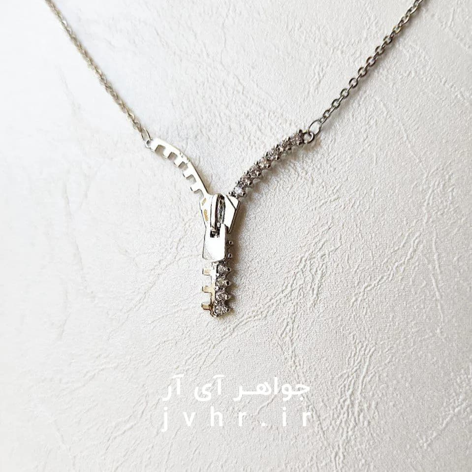 گردنبند دخترانه طرح زیپ استیل نقره ای برند CM — تصویر ۲