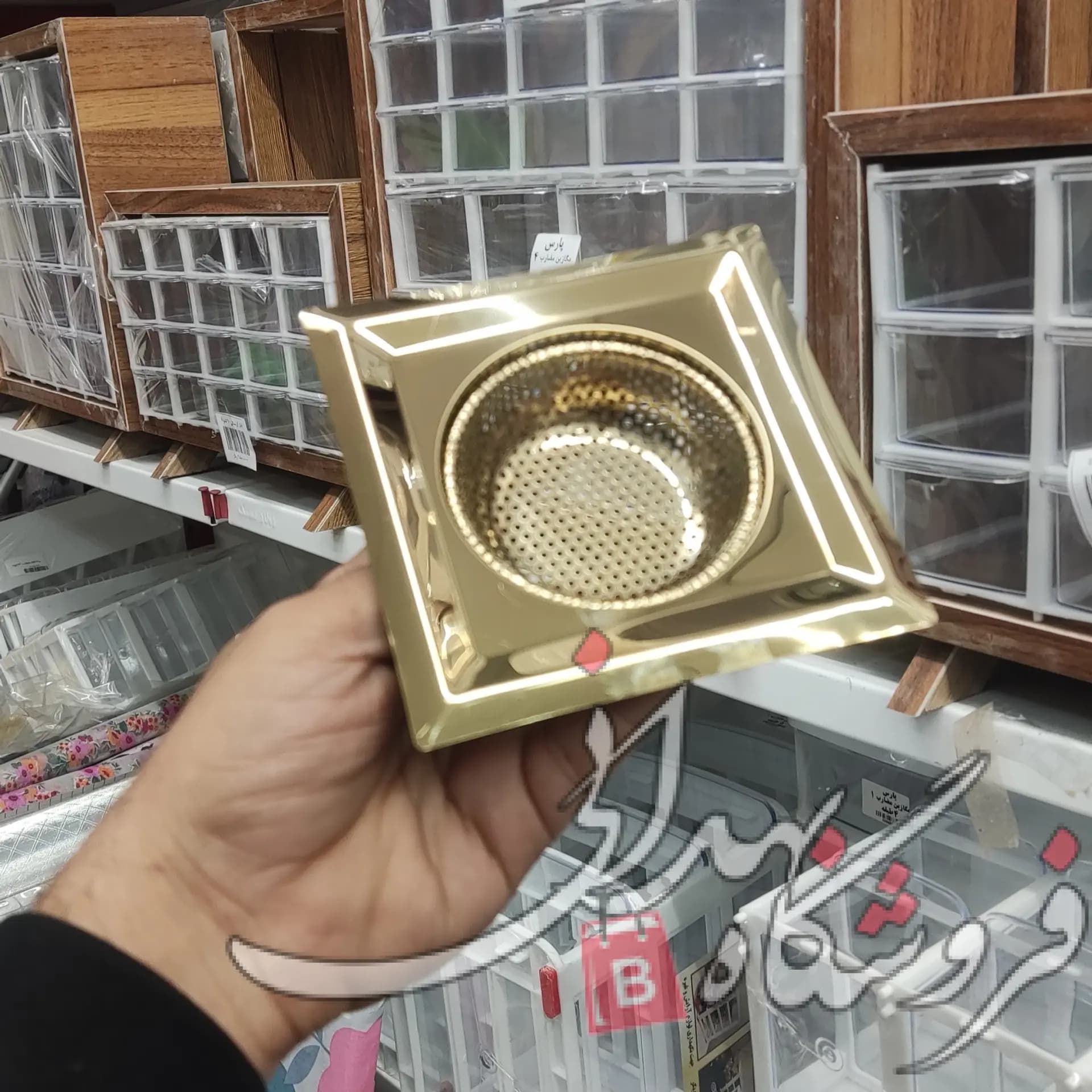 صافی سینک پانچی مربع طلایی — تصویر ۲