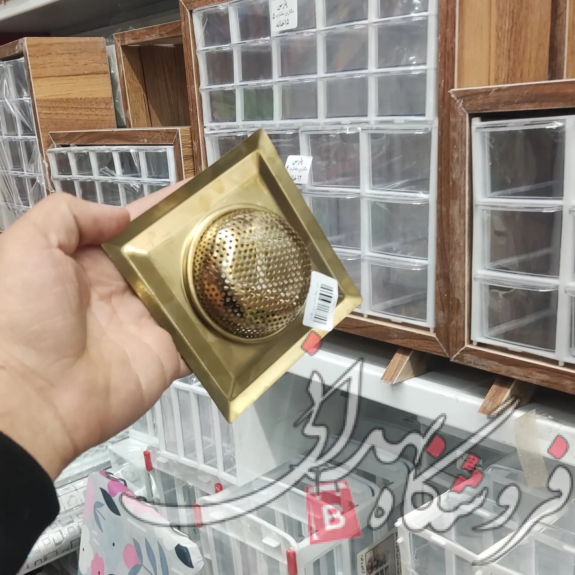 صافی سینک پانچی مربع طلایی — تصویر ۳