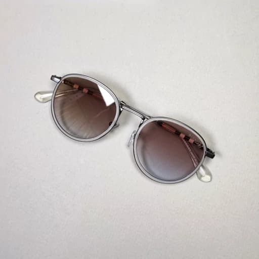 عینک آفتابی زنانه بربری Burberry(مناسب روز و شب) — تصویر ۳