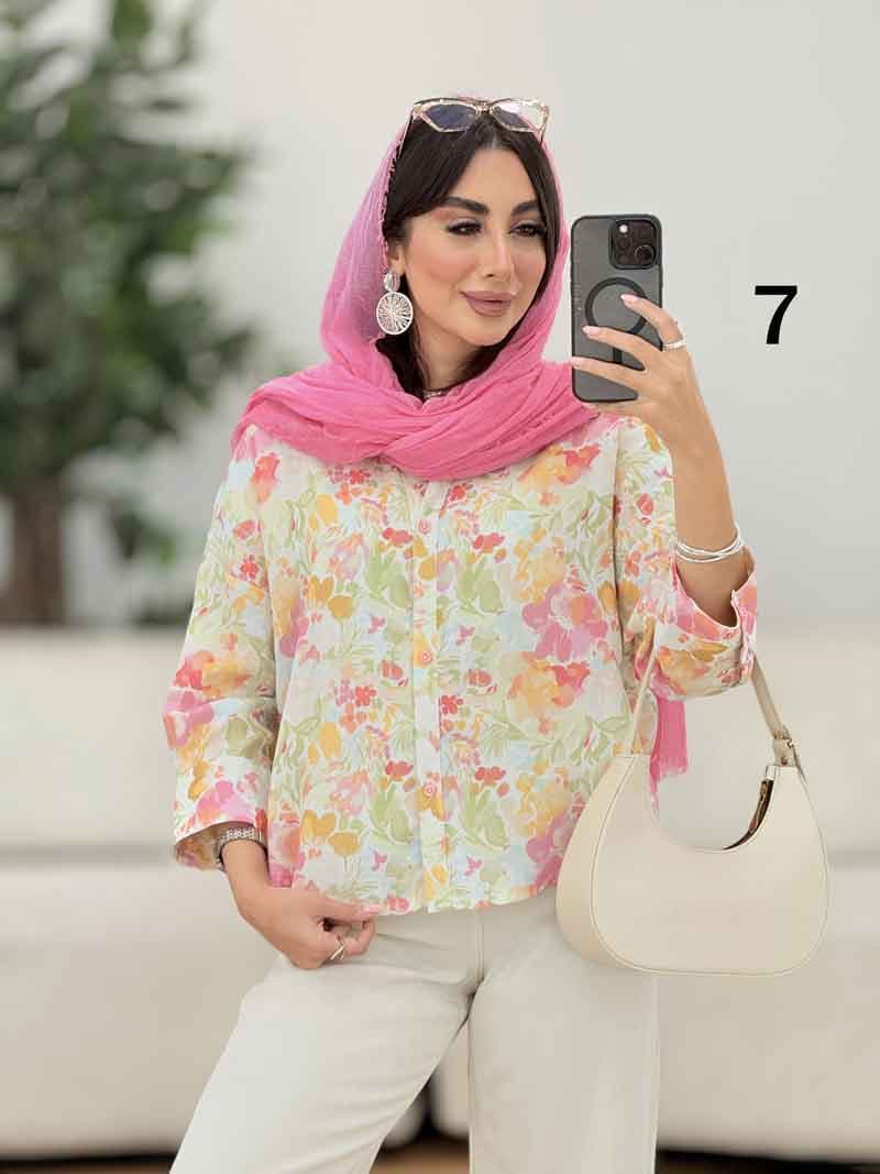 شومیز سرآستین دو دکمه طرح گل کد 8276 — تصویر ۵