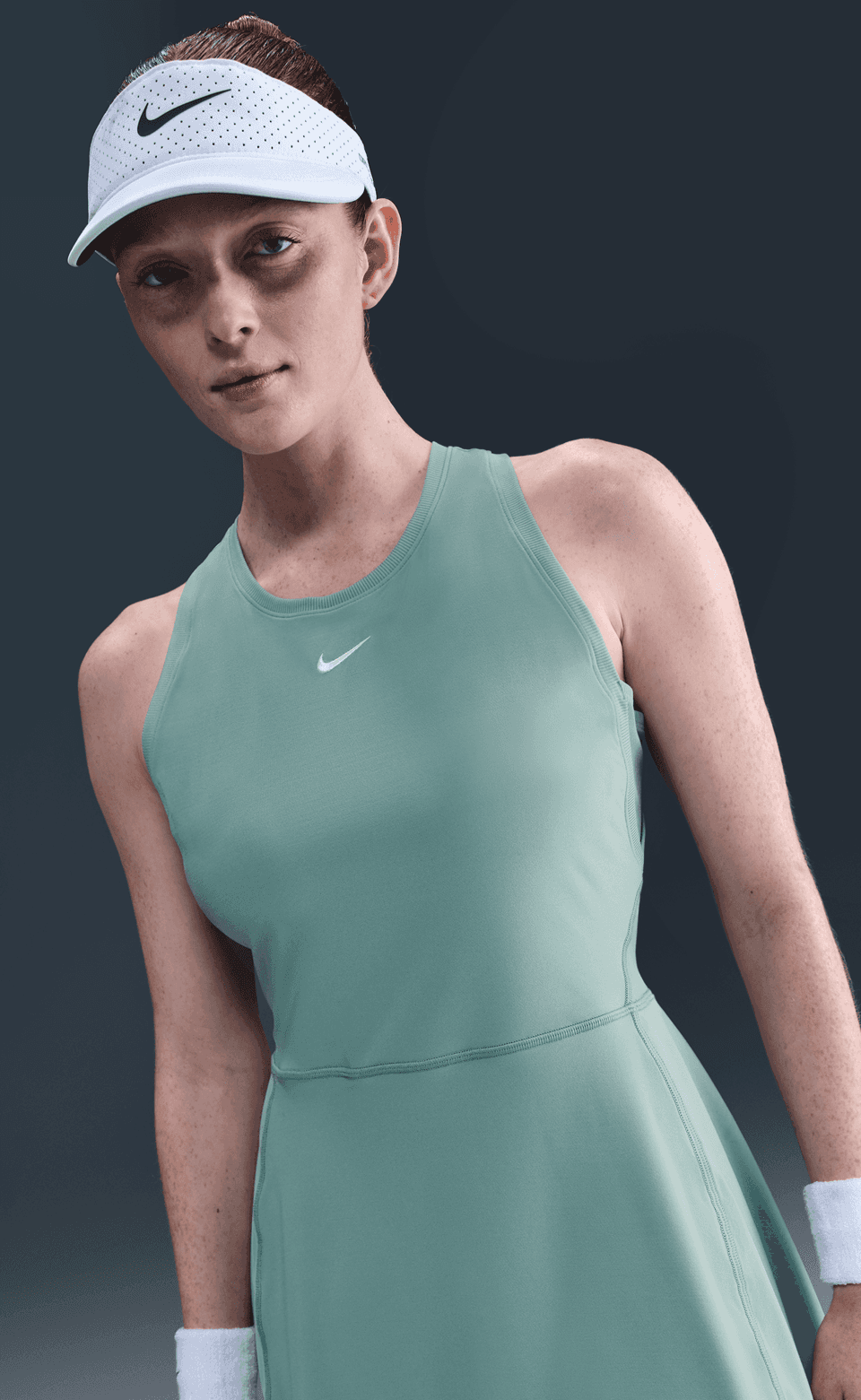 لباس تنیس زنانه نایک Nike Victory Dri-FIT – سبز — تصویر ۴