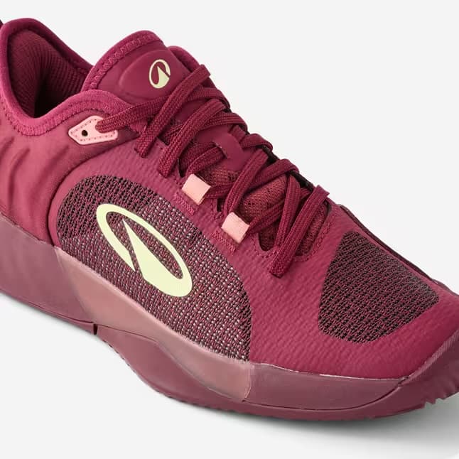 کفش تنیس زنانه دکتلون کویکما Decathlon Women’s Tennis Shoes Unrupt Team – قرمز — تصویر ۳