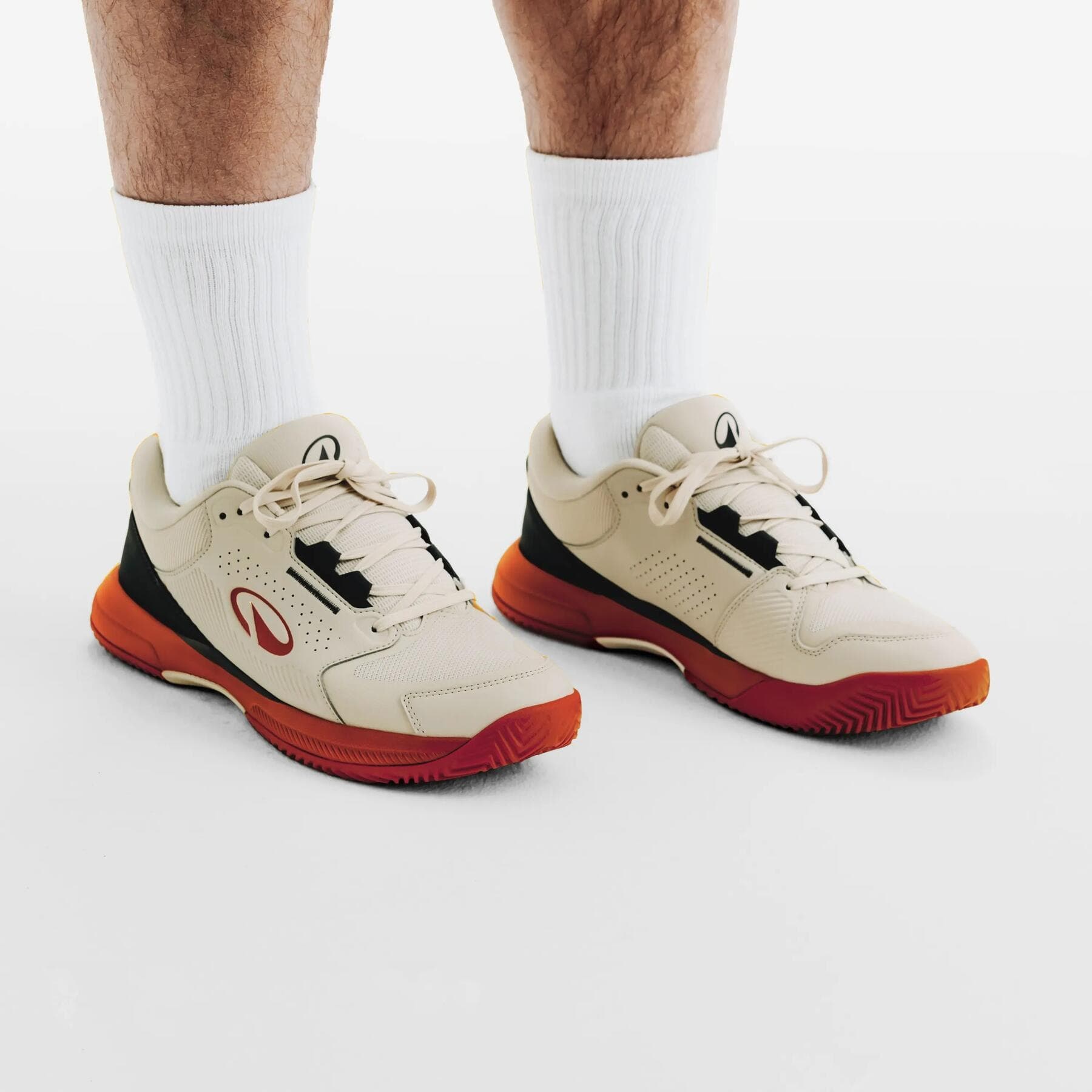 کفش تنیس مردانه دکتلون کویکما – Decathlon Comfort Clay – کرم/نارنجی — تصویر ۴