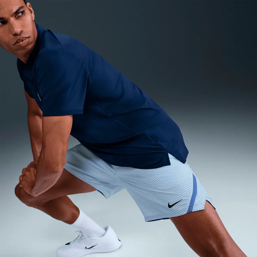 شلوارک تنیس مردانه نایک NikeCourt Dri-FIT Victory 18cm – آبی — تصویر ۳