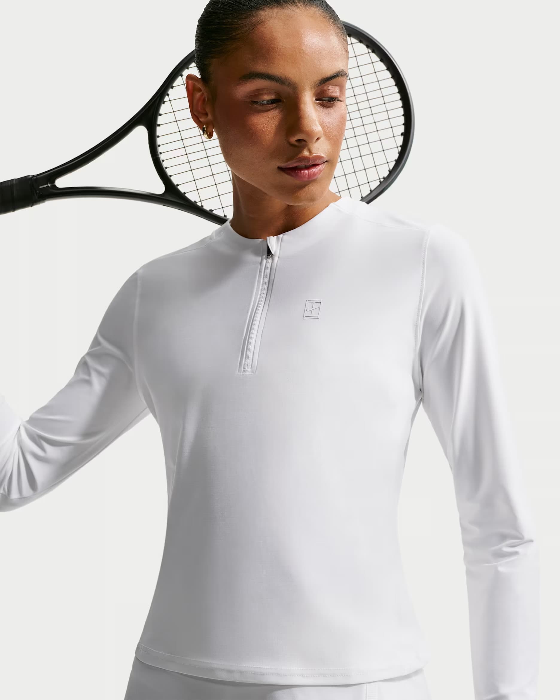 تی شرت تنیس زنانه نایک Nike Court Advantage Dri-FIT – سفید — تصویر ۲