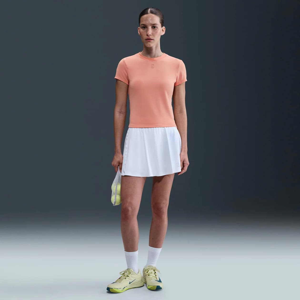 تی شرت تنیس زنانه نایک NikeCourt Advantage Dri-FIT – صورتی — تصویر ۵