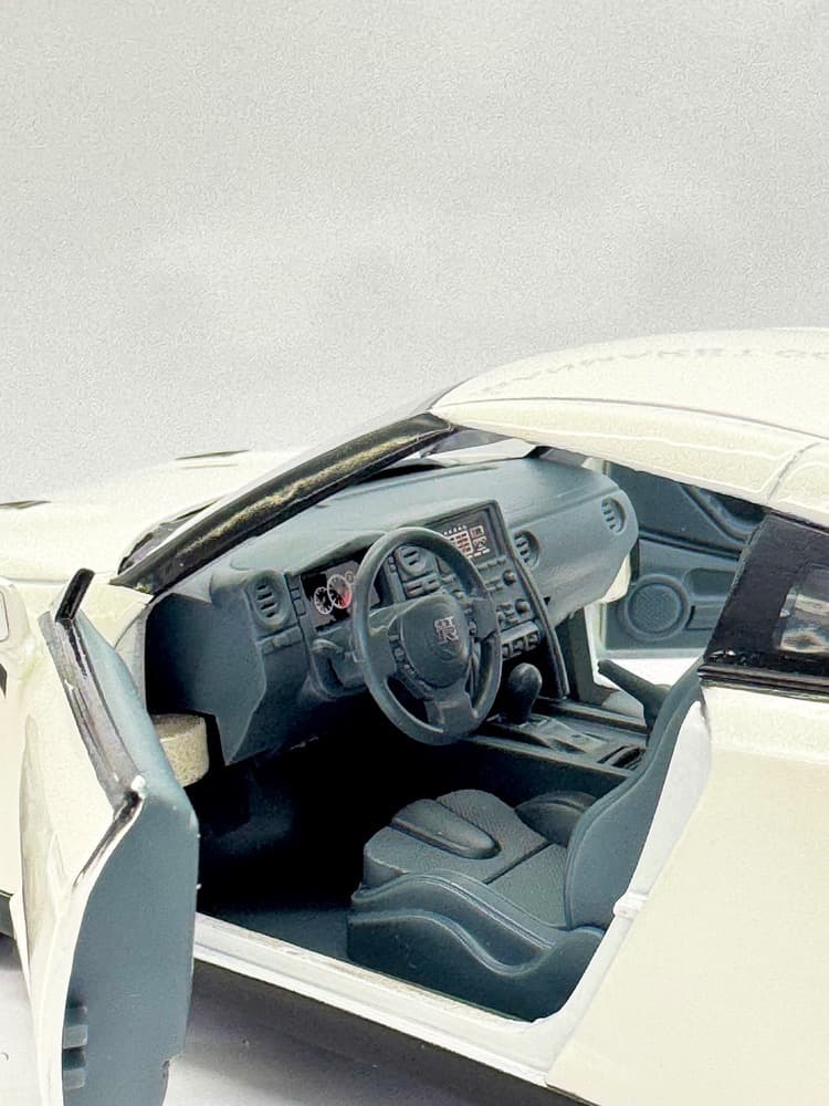 ماکت ماشین فلزی نیسان جی تی آر (Nissan GT-R R35) سیگنچر 1.24 — تصویر ۵