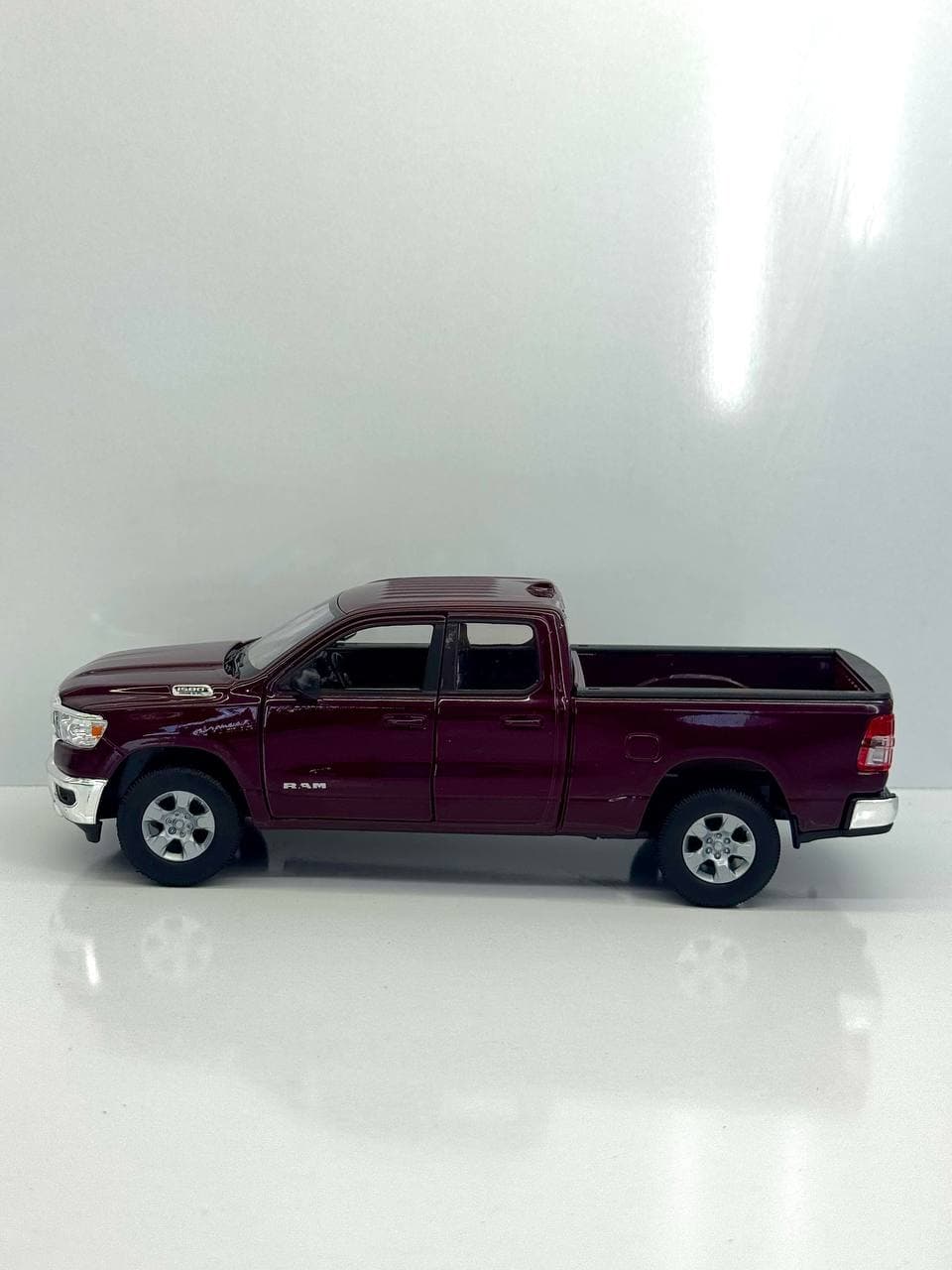 ماکت ماشین فلزی دوج رام (Dodge Ram 2019) ویلی 1.24 — تصویر ۴